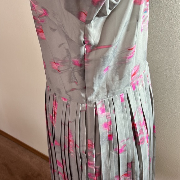 🆕 Banana Republic Pleated Watercolor Dress, Gray and Multi Pinks/Blue. Sz 10😍 - Picture 5 of 9